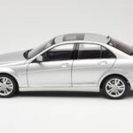 Mercedes C-Class W204 Avantgarde Silber AUTOart 1:18 B66962368 - image 4 of 8