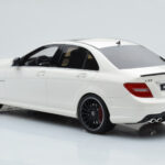Mercedes C63 AMG W204 Weiß GT Spirit 1:18 - image 5 of 6