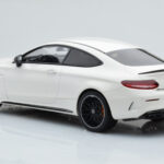 Mercedes C63S AMG C205 Coupe Weiß GT Spirit 1:18 - image 5 of 6
