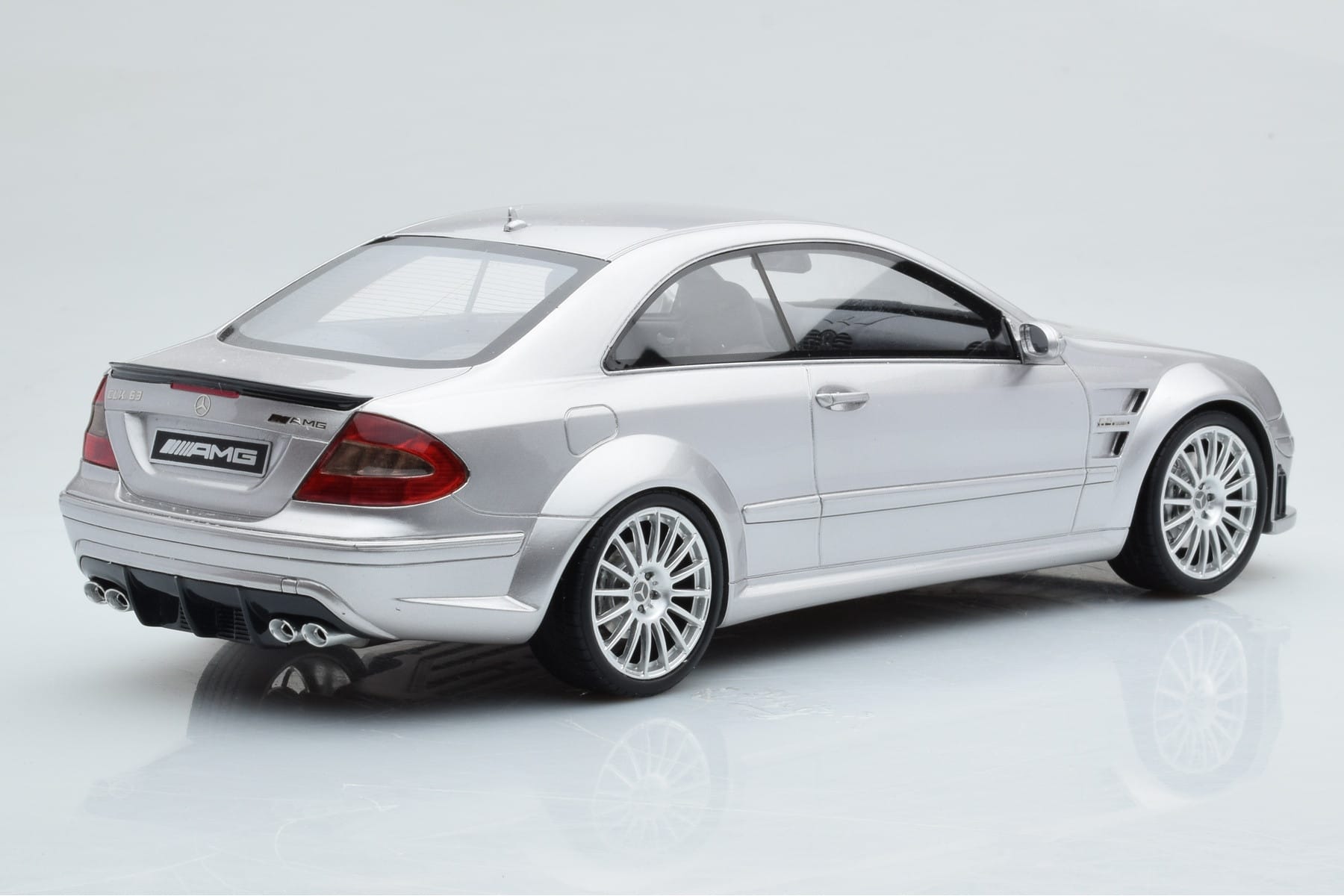 Mercedes CLK63 AMG C209 Coupe Silber Otto 1:18 OT227 Resin — Bild 2 von 6