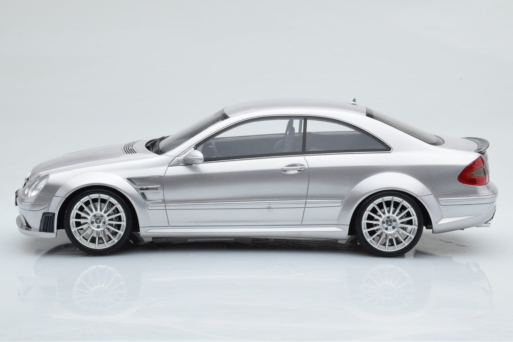 Mercedes CLK63 AMG C209 Coupe Silber Otto 1:18 OT227 Resin — Bild 3 von 6