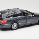 Mercedes E-Class S212 T-Modell Tenorit Grau Metallic Minichamps 1:18 B66962447 - image 3 of 8