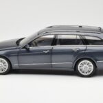 Mercedes E-Class S212 T-Modell Tenorit Grau Metallic Minichamps 1:18 B66962447 - image 4 of 8