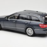 Mercedes E-Class S212 T-Modell Tenorit Grau Metallic Minichamps 1:18 B66962447 - image 7 of 8