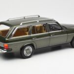 Mercedes 230T W123 T-Modell Grün Metallic Norev 1:18 183730 - image 3 of 8