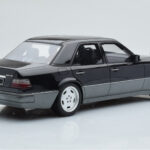 Mercedes E60 AMG W124 Schwarz Otto 1:18 - image 2 of 6