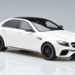 Mercedes AMG E63 S W213 Weiß GT Spirit 1:18 - image 4 of 6