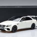 Mercedes AMG E63 S W213 Weiß GT Spirit 1:18 - image 6 of 6