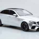 Mercedes AMG E63 S W213 Silber GT Spirit 1:18 - image 4 of 6