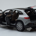 Mercedes EQE SUV X294 AMG Line Alpine Grau NZG 1:18 - image 5 of 8