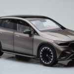 Mercedes EQE SUV X294 AMG Line Velvet Braun NZG 1:18 - image 6 of 8