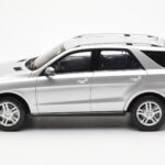 Mercedes M-Class W166 Iridium Silber Metallic Minichamps 1:18 B66960064 - image 4 of 8