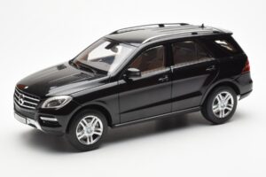 Mercedes M-Class W166 Obsidian Schwarz Metallic Minichamps 1:18 B66960063