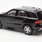 Mercedes M-Class W166 Obsidian Schwarz Metallic Minichamps 1:18 B66960063 - image 7 of 8
