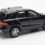 Mercedes M-Class W166 Tansanite Blau Metallic Minichamps 1:18 B66960065 - image 3 of 8