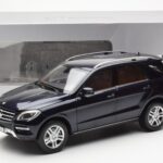 Mercedes M-Class W166 Tansanite Blau Metallic Minichamps 1:18 B66960065 - image 8 of 8