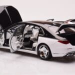 Mercedes Maybach S680 W223 Obsidian Schwarz Diamond Weiß Almost Real 1:18 - image 4 of 7