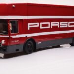 Mercedes O317 Porsche Transporter Rot CMR 1:18