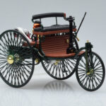Mercedes Patent Motorwagen Grün Norev 1:18 - image 4 of 6
