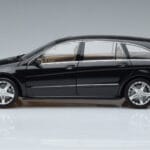 Mercedes R-Class W251 Obsidian Schwarz Minichamps 1:18 B66962325 Druckguss - image 4 of 7