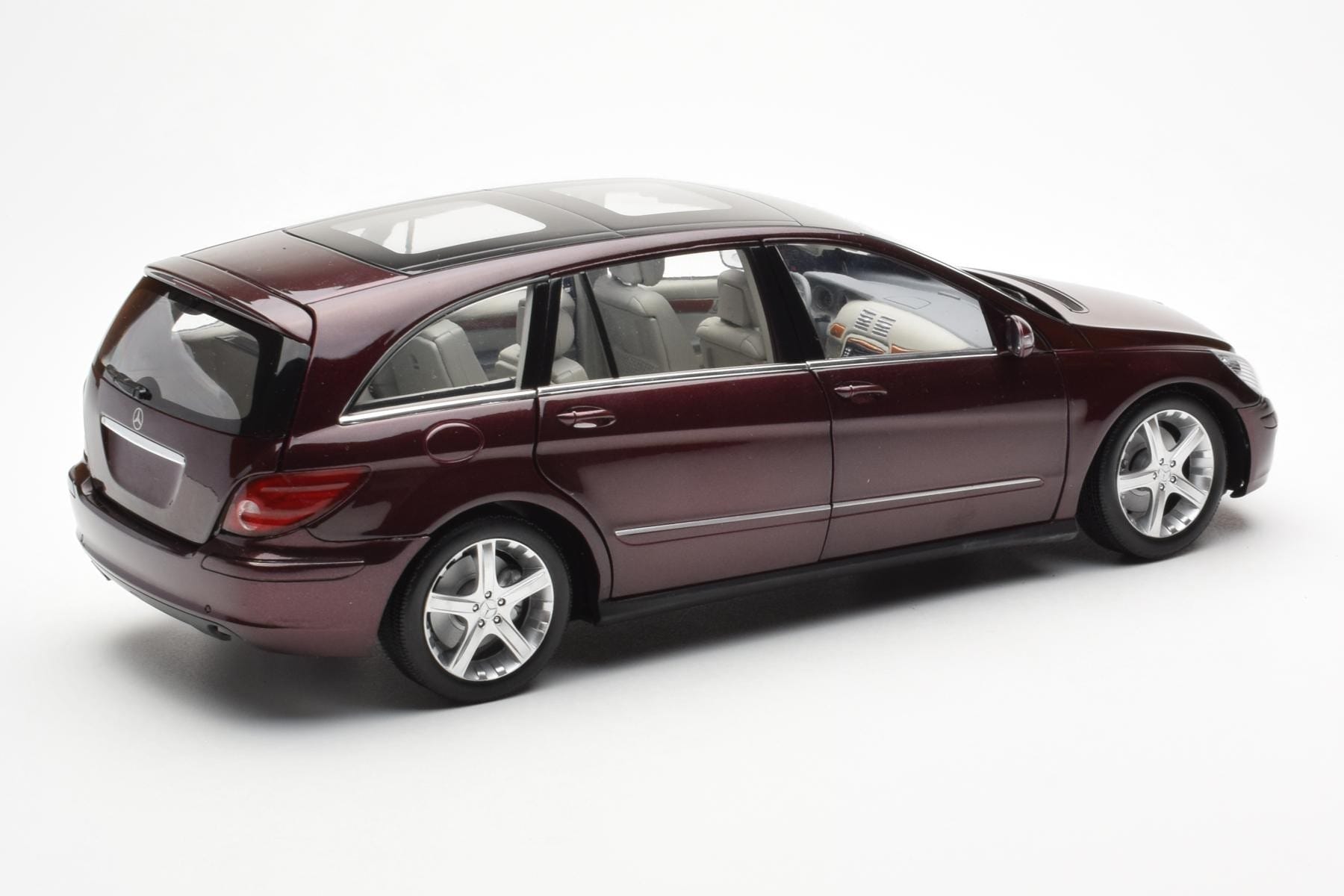 Mercedes R-Class W251 Rot Metallic Minichamps 1:18 150034602 Druckguss — Bild 3 von 8