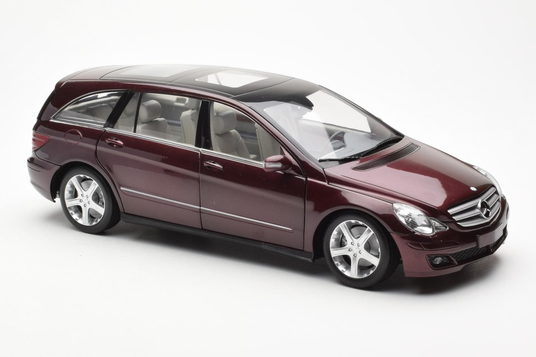 Mercedes R-Class W251 Rot Metallic Minichamps 1:18 150034602 Druckguss — Bild 6 von 8
