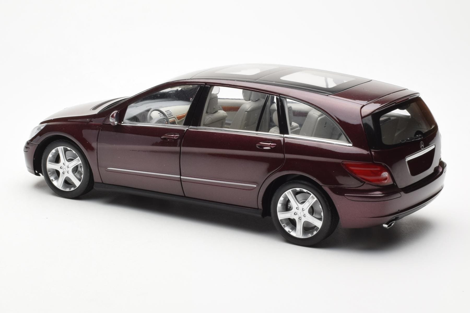 Mercedes R-Class W251 Rot Metallic Minichamps 1:18 150034602 Druckguss — Bild 7 von 8