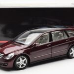 Mercedes R-Class W251 Rot Metallic Minichamps 1:18 - image 8 of 8