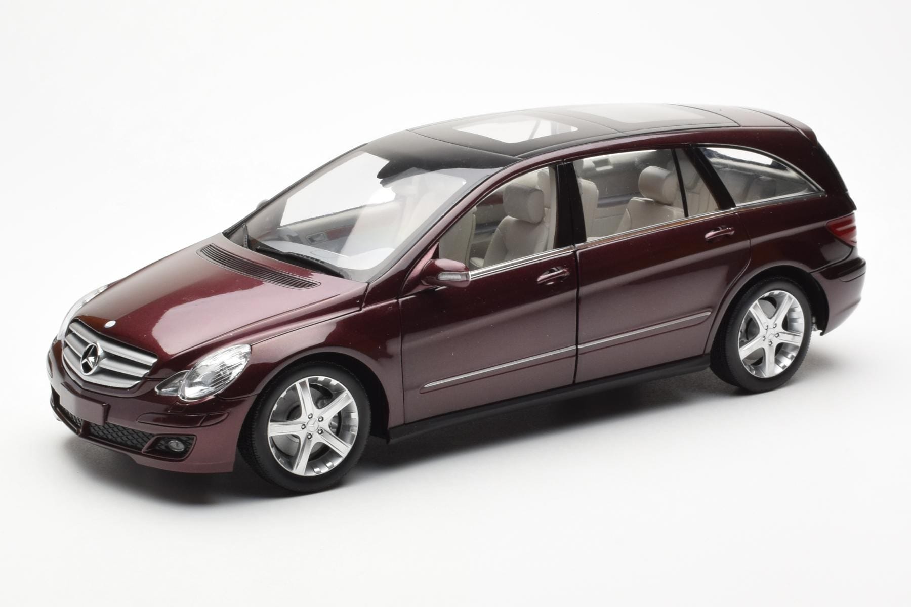 Mercedes R-Class W251 Rot Metallic Minichamps 1:18 150034602 Druckguss