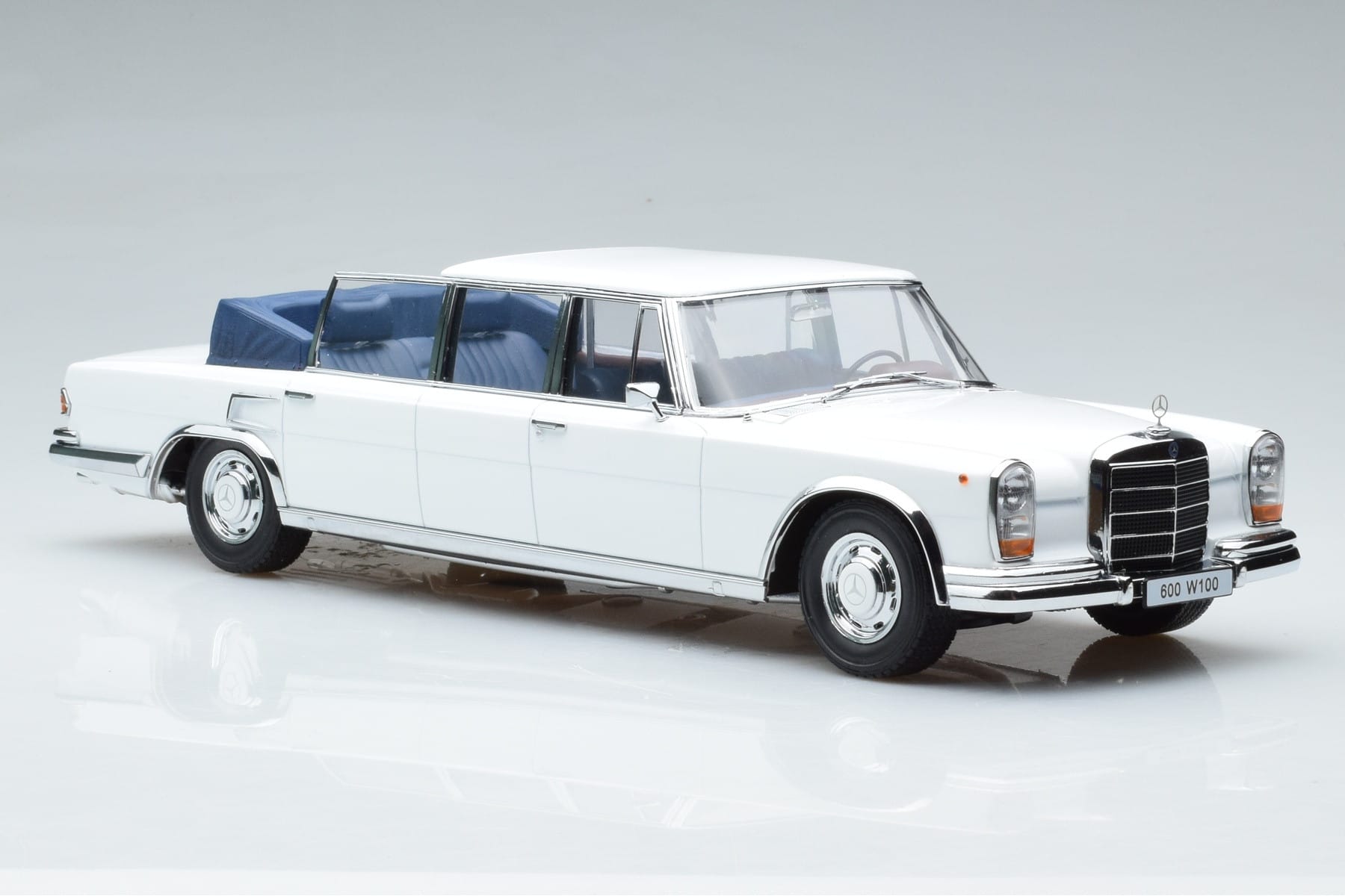 Mercedes 600 Pullman W100 Landaulet Weiß KK-Scale 1:18 KKDC181184 Druckguss — Bild 4 von 6