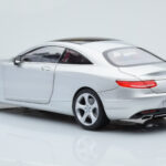 Mercedes S-Class W222 Iridium Silber Norev 1:18 - image 7 of 8