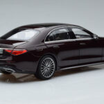Mercedes S-Class W223 AMG Line Rot Norev 1:18 - image 3 of 8
