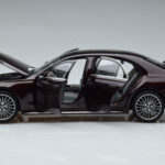 Mercedes S-Class W223 AMG Line Rot Norev 1:18 - image 4 of 8