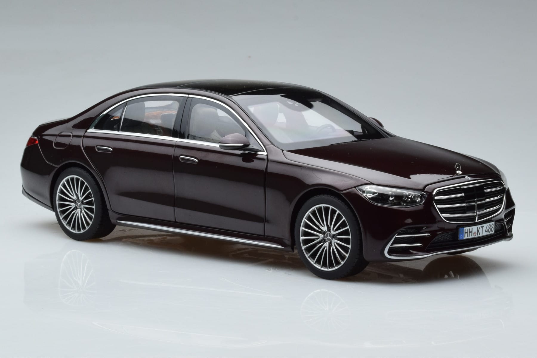 Mercedes S-Class W223 AMG Line Rot Norev 1:18 183804 Druckguss — Bild 6 von 8