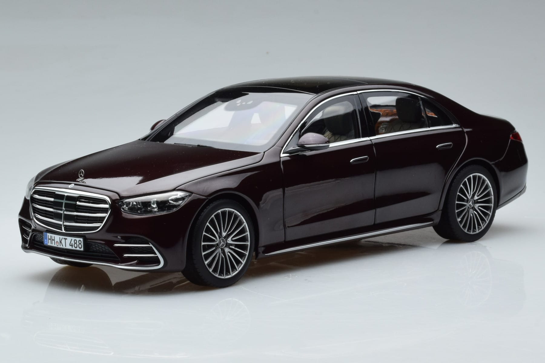 Mercedes S-Class W223 AMG Line Rot Norev 1:18 183804 Druckguss