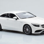 Mercedes AMG S63 C217 Coupe Weiß GT Spirit 1:18 - image 4 of 6