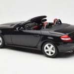 Mercedes SLK R171 Obsidian Schwarz Metallic Minichamps 1:18 B66962319 - image 8 of 9