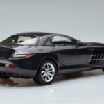 Mercedes SLR McLaren Schwarz CMC 1:18 - image 3 of 10