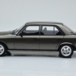 Mercedes W123 AMG 280 Grau Otto 1:18 - image 3 of 6