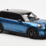 Mini Cooper S F56 Island Blau Otto 1:18 - image 4 of 6