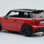Mini Cooper S JCW F56 Rot Otto 1:18 - image 5 of 6