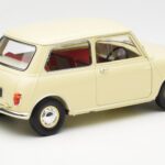 Morris Mini Minor Weiß Kyosho 1:18 08964W - image 3 of 8