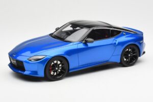 Nissan Fairlady Z Z35 Bayside Blau GT Spirit 1:18 GT387