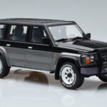 Nissan Patrol GR Y60 Grau Otto 1:18 - image 4 of 6