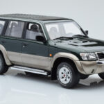 Nissan Patrol GR Y61 Grün Otto 1:18 - image 3 of 5