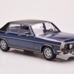 Opel Diplomat B Dunkelblau Metallic MCG 1:18 - image 4 of 6