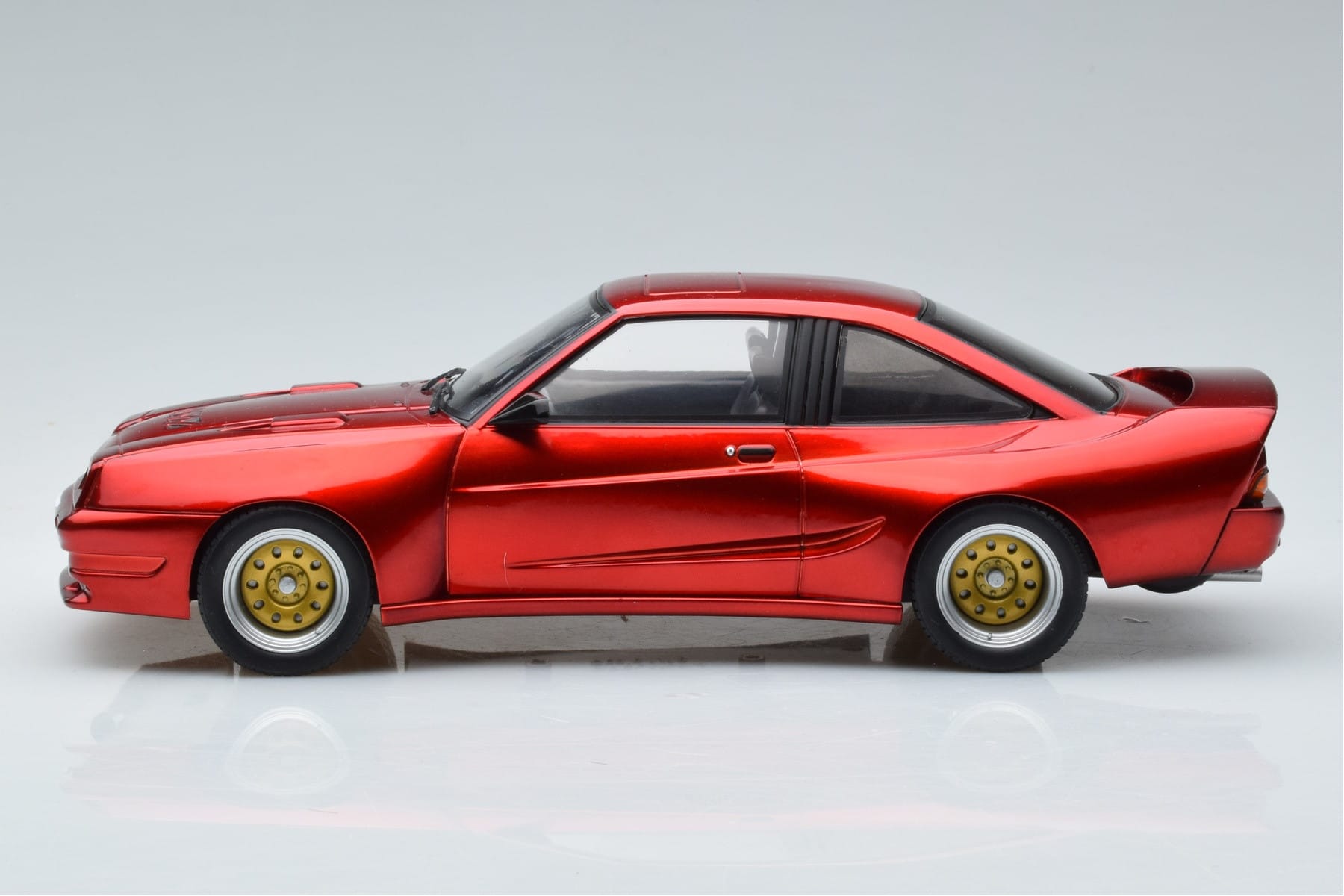 Opel Manta B Mattig Rot MCG 1:18 MCG18424 Druckguss — Bild 3 von 6