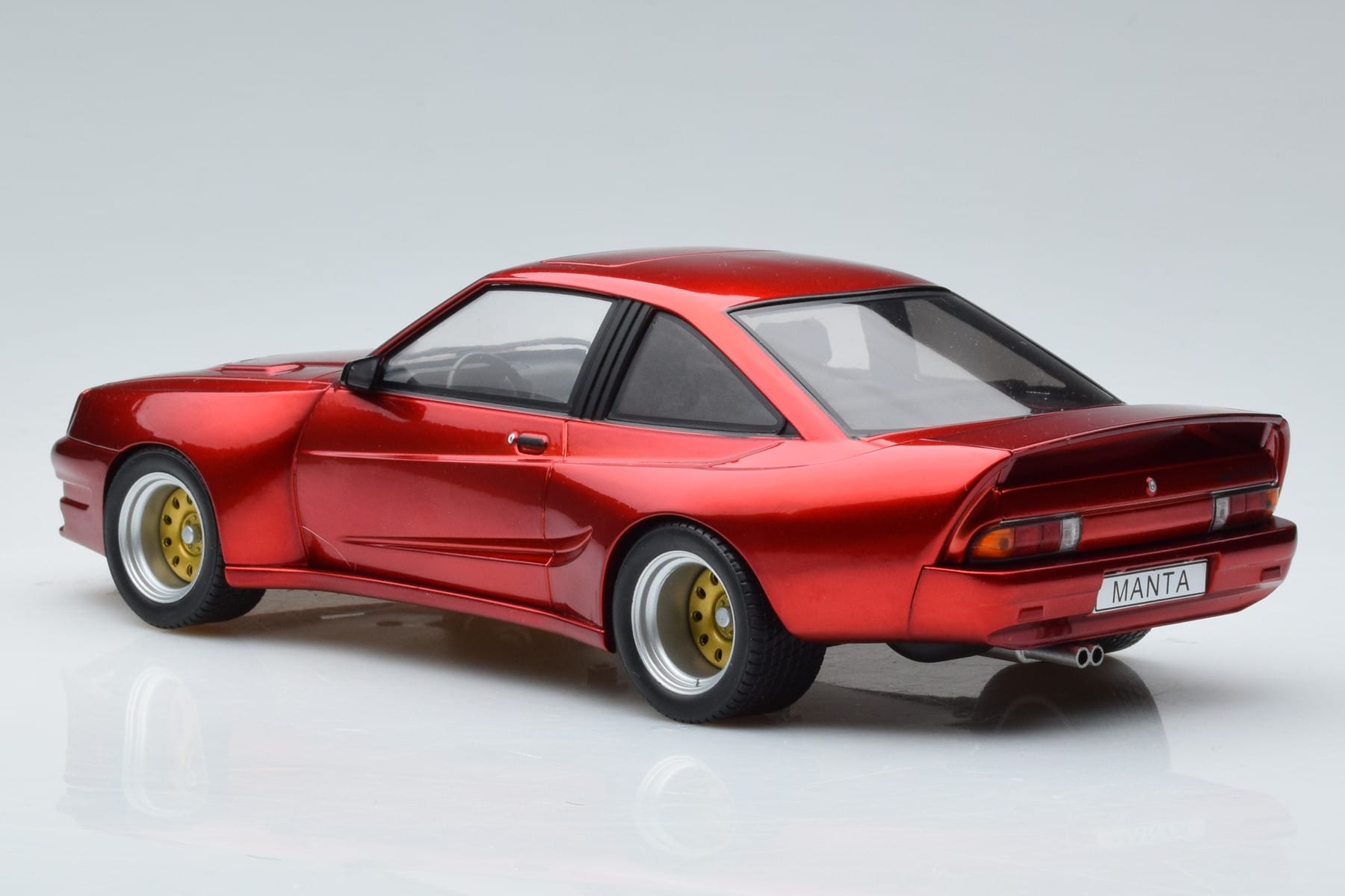 Opel Manta B Mattig Rot MCG 1:18 MCG18424 Druckguss — Bild 5 von 6
