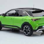 Opel Mokka-e GS Line Matcha Grün Otto 1:18 - image 4 of 5
