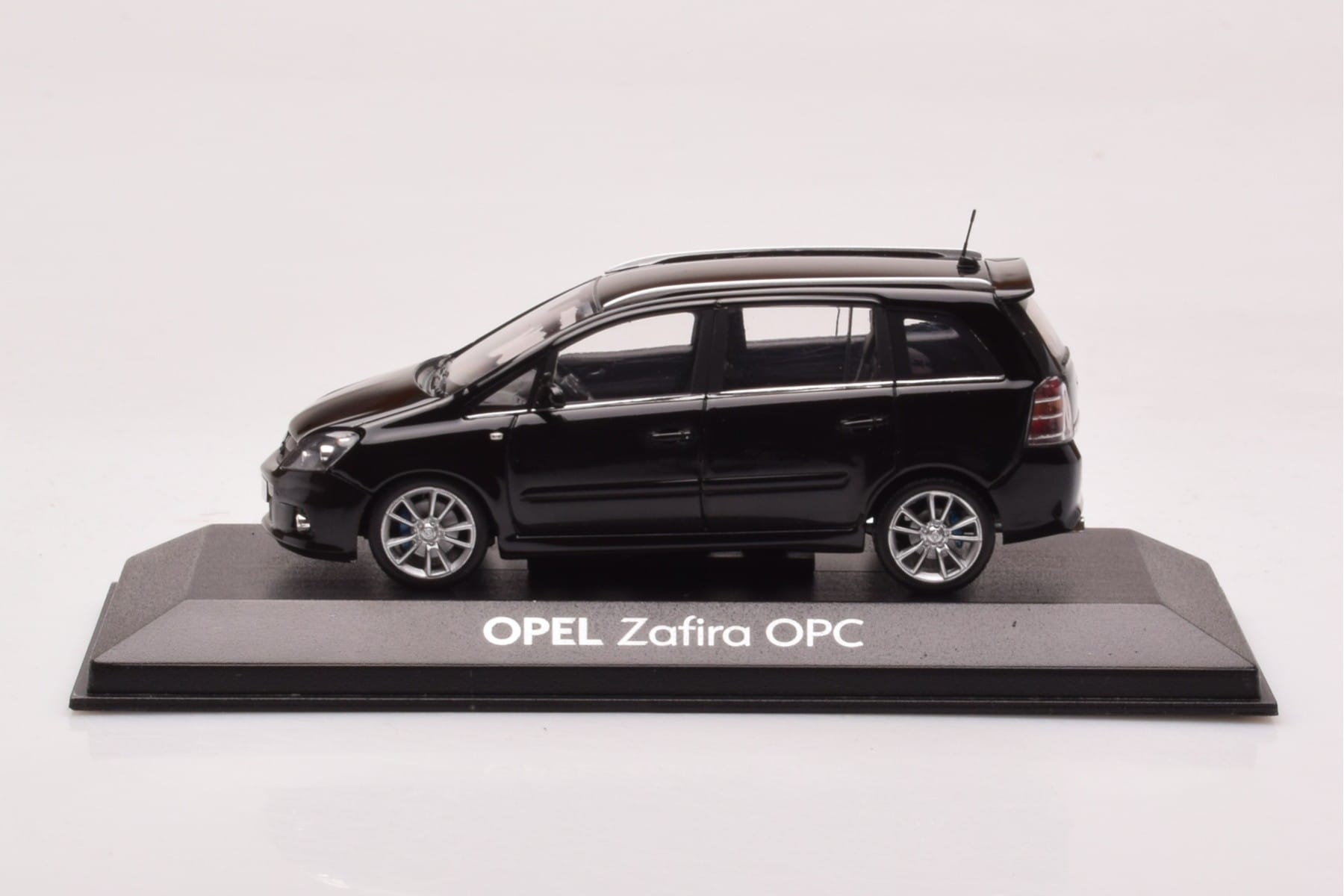 Opel Zafira B OPC Schwarz Minichamps 1:43 1799622 Druckguss